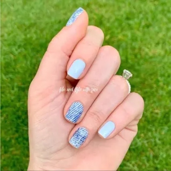 💅 Color Street Blue Jean Baby (retired) - Picture 1 of 3